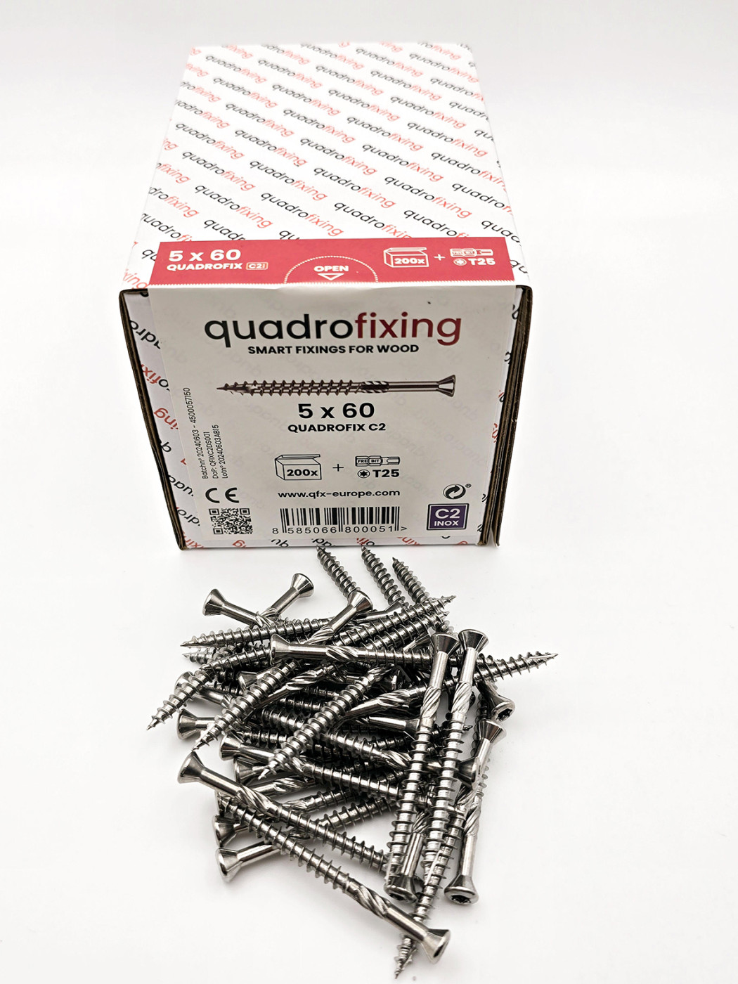 Nerezové skrutky QUADROFIX C2 z kalenej ocele, vhodné na OSB dosky, drevené fasády a terasy. Balenie 200 ks s bitom TORX.